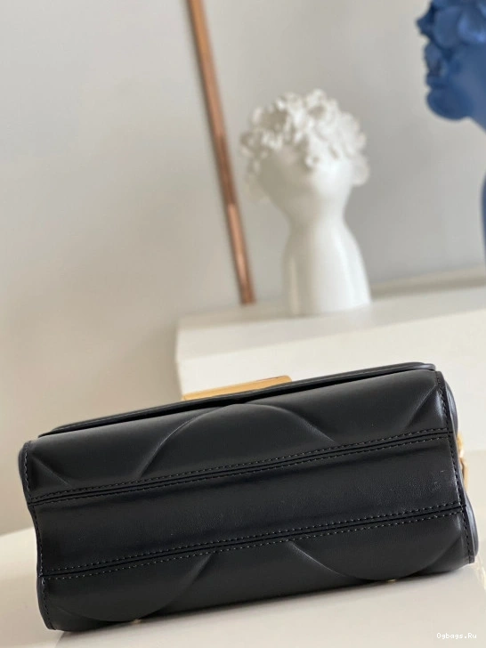 MM LOUIS VUITTON TWIST 0501
